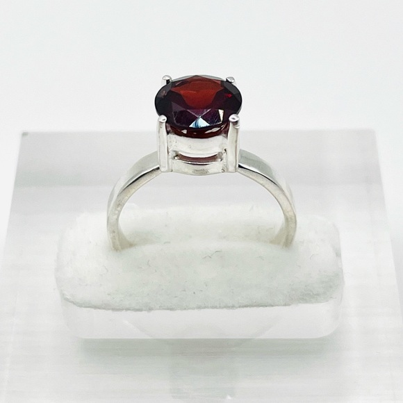 1.25 CT Natural Garnet Solitaire Round Brilliant Cut Sterling Silver Ring - Picture 1 of 4